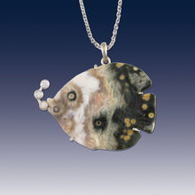 Load image into Gallery viewer, Fish Pendant made in Agate with diamonds Fish Jewelry Agate Fish